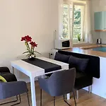 Haus Silent - Mountain View Apartment